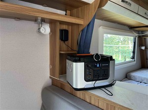 Bekalan kuasa mudah alih 700W