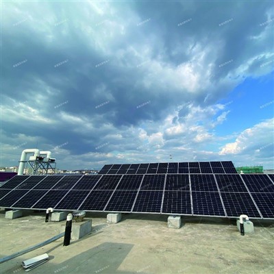 Di grid sistem solar di atas bumbung